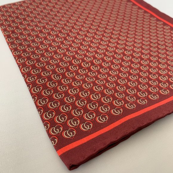 - NEW  Gucci GG Monogram Hearts Pocket Square in Red - Picture 4 of 8